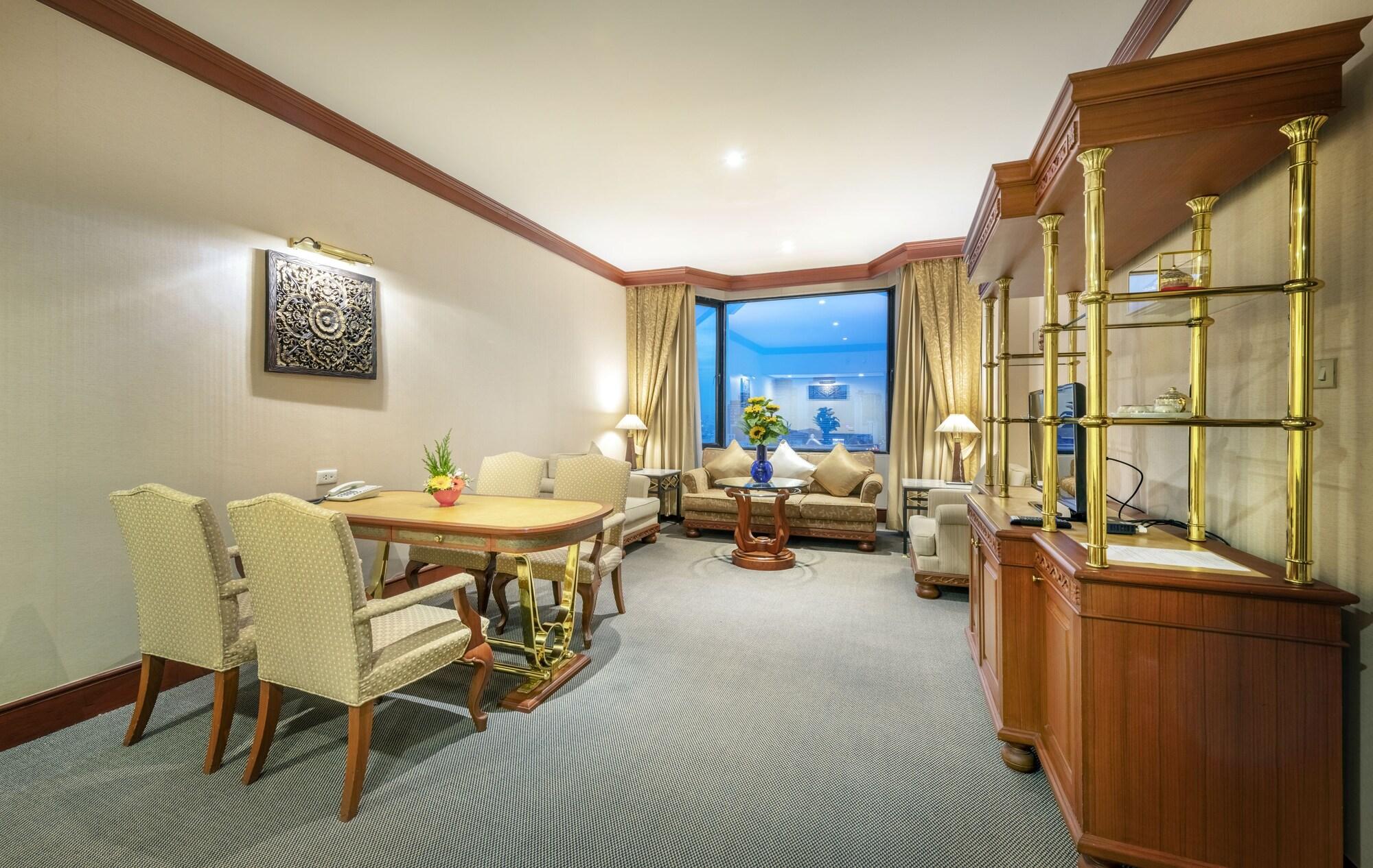מלון Ramada By Wyndham Bangkok Chaophya Park מראה חיצוני תמונה
