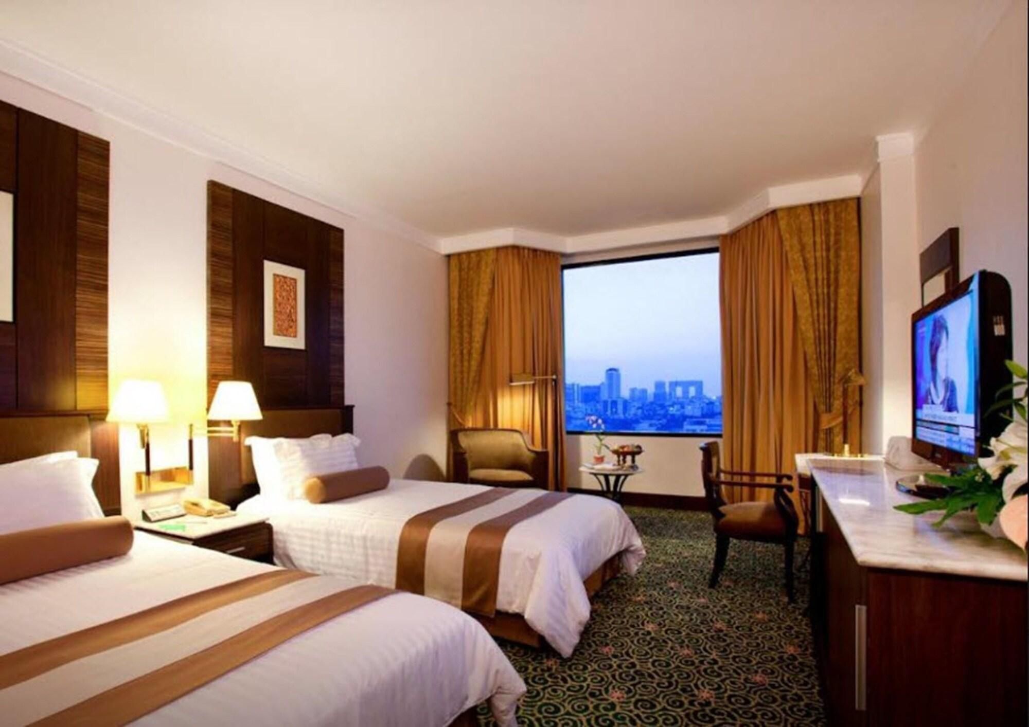 מלון Ramada By Wyndham Bangkok Chaophya Park מראה חיצוני תמונה